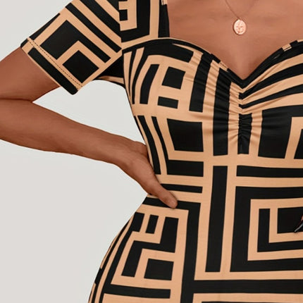 Plus Size Sweetheart Neck Short Sleeve Mini Dress