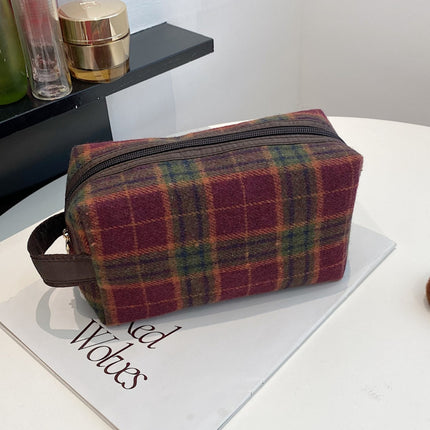 Contrast Plaid Clutch with Zipper