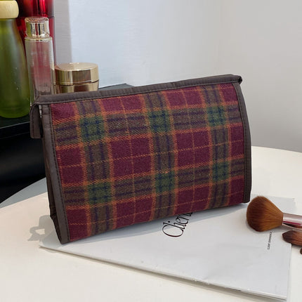 Contrast Plaid Clutch with Zipper