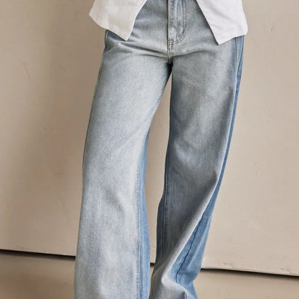 Contrast Straight Leg Jeans with Pockets