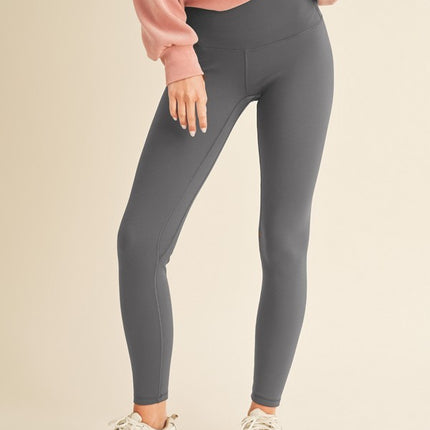 Yelete Full Size Fleece Lined High Waisted Leggings