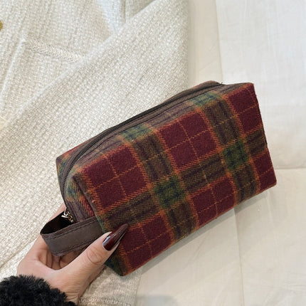 Contrast Plaid Clutch with Zipper