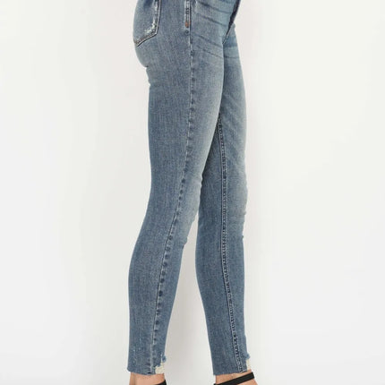 5ab57a08-412d-432e-84f8-a51e72c0d65f-Max