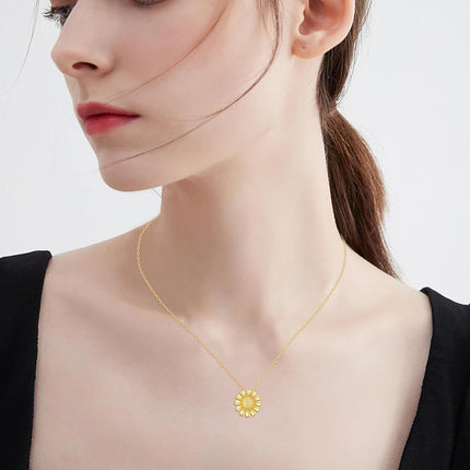14K Gold Daisy Pendant Necklace Minimalist Floral s for Her