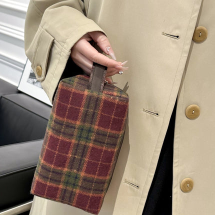 Contrast Plaid Clutch with Zipper