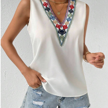 Contrast Geometric V-Neck Tank