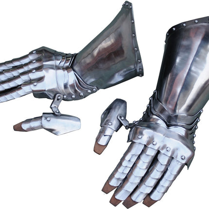 Articulated Steel Gauntlets