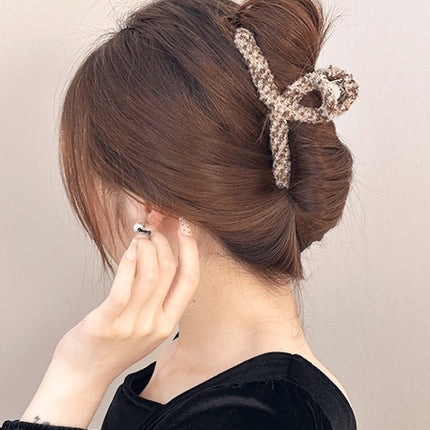 Contrast Hair Claw Clip