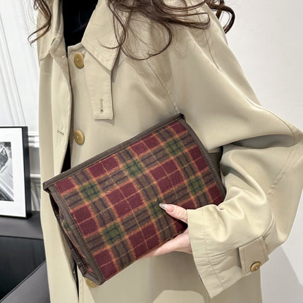 Contrast Plaid Clutch with Zipper