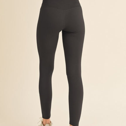 Yelete Full Size Fleece Lined High Waisted Leggings