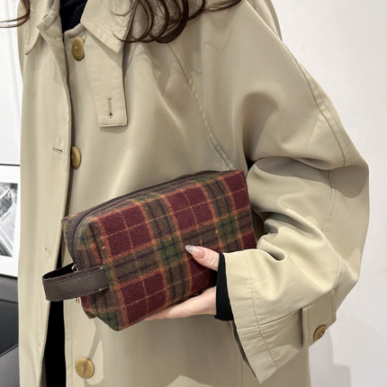 Contrast Plaid Clutch with Zipper