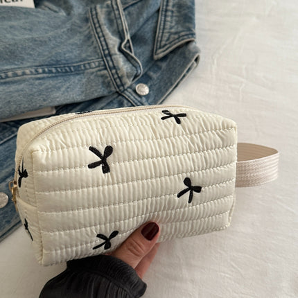 Texture Contrast Bow Wristlet