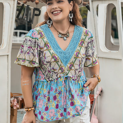 Plus Size Ruched Lace Detail Printed V-Neck Short Sleeve Blouse