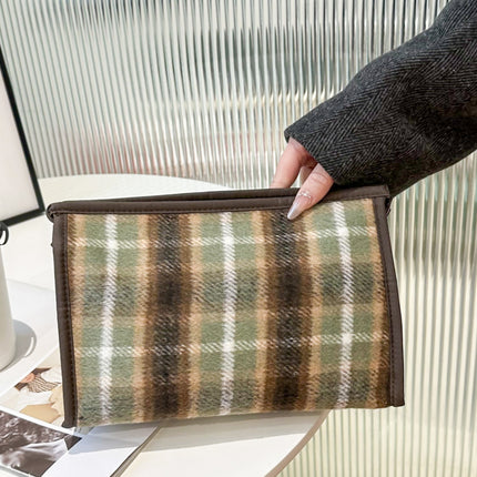 Contrast Plaid Clutch with Zipper