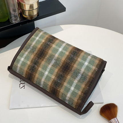 Contrast Plaid Clutch with Zipper