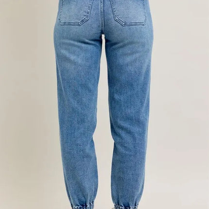 e936c99f150b4039925ba4db9ee85f45-Max-Origin