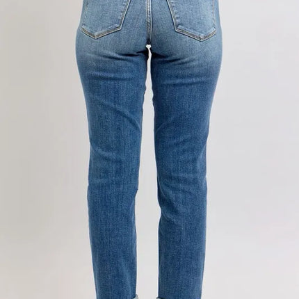 ff2df572-3d5e-4837-8588-6138ab9e1a1a-Max