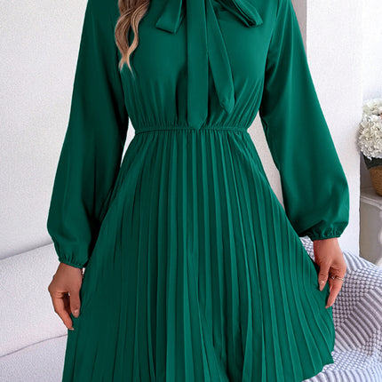 Autumn and winter temperament tie waist long sleeve pleated skirt