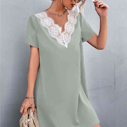 Spliced Lace Contrast Short Sleeve Dress
