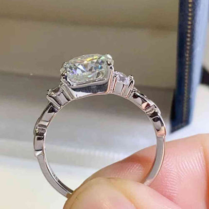2 Carat Moissanite 925 Sterling Silver Ring