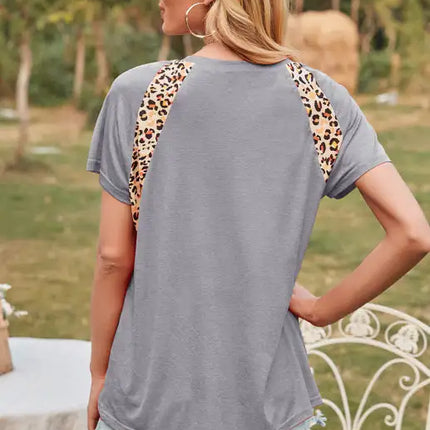 Women's Leopard Print Round Neck Raglan Short Sleeve T-Shirt