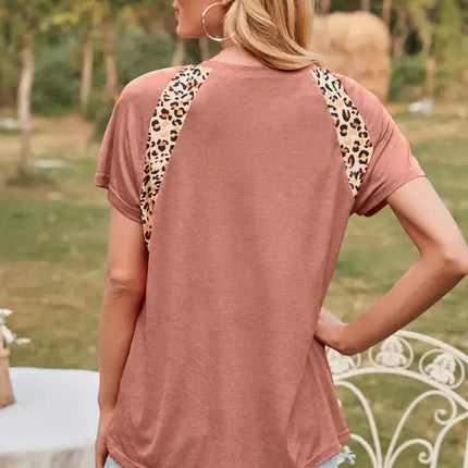 Women's Leopard Print Round Neck Raglan Short Sleeve T-Shirt