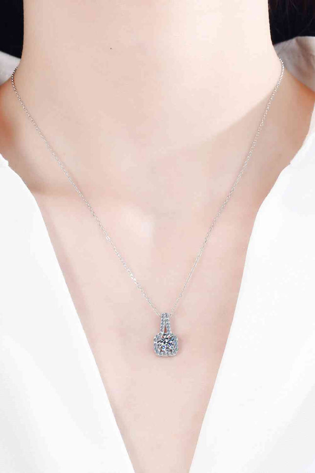 Look Amazing 2 Carat Moissanite Pendant Necklace