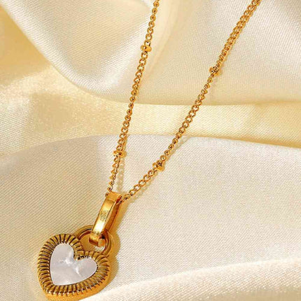 Contrast Heart Pendant Necklace