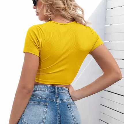 Camiseta ajustada de manga corta versátil con cuello en V cruzado en el ombligo sexy para mujer 