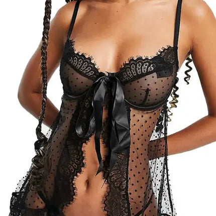 Conjunto babydoll con nudo anudado y patchwork de encaje y malla de lunares 