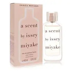 Un aroma floral Eau De Parfum Spray de Issey Miyake