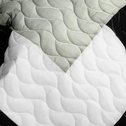 [Cheerful Kissing Fish] 3PC Vermicelli-Quilted Patchwork Quilt Set (Full/Queen Size)