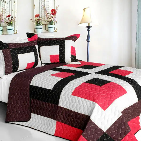 [Chocolate Kingdom] 3PC Vermicelli-Quilted Patchwork Quilt Set (Full/Queen Size)