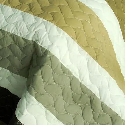 [Lost in the Dream ] 3PC Vermicelli-Quilted Patchwork Quilt Set (Full/Queen Size)