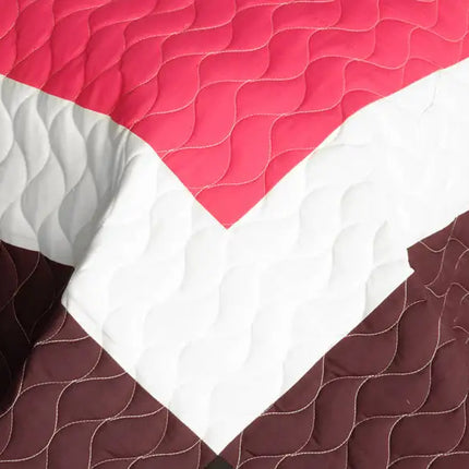 [Chocolate Kingdom] 3PC Vermicelli-Quilted Patchwork Quilt Set (Full/Queen Size)