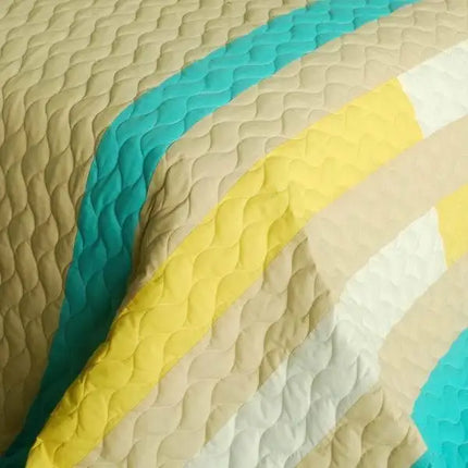 [Something Like Wonderful] 3PC Vermicelli-Quilted Patchwork Quilt Set (Full/Queen Size)