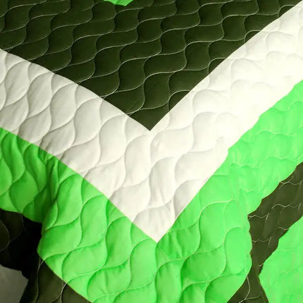 [Enchanted Garden] 3PC Vermicelli-Quilted Patchwork Quilt Set (Full/Queen Size)