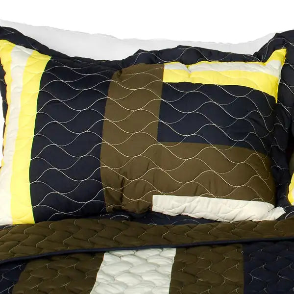 [Magic Maze] 3PC Vermicelli-Quilted Patchwork Quilt Set (Full/Queen Size)