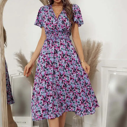 Vestido con cuello en V y mangas cortas con corte floral