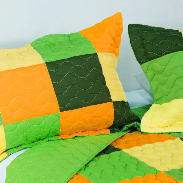 [Energetic] 3PC Vermicelli-Quilted Patchwork Quilt Set (Full/Queen Size)