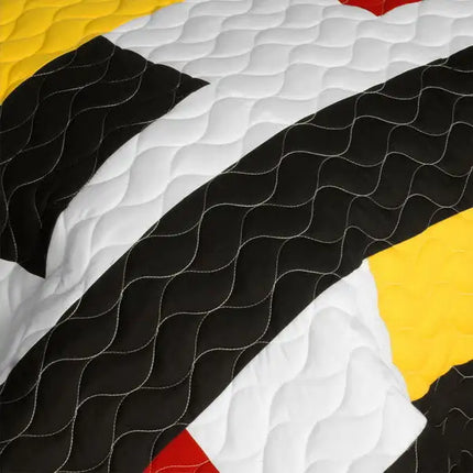 [Bonfire Heart] 3PC Vermicelli-Quilted Patchwork Quilt Set (Full/Queen Size)