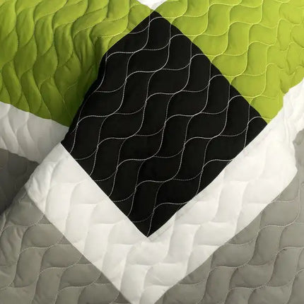 [Earth Chant] 3PC Vermicelli-Quilted Patchwork Quilt Set (Full/Queen Size)