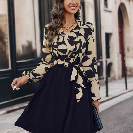 Contrast Notched Tie Front Long Sleeve Dress