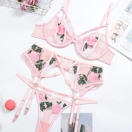 Conjunto de tres piezas de lencería sexy de malla de encaje bordado clásico para mujer 