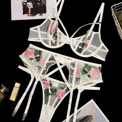 Conjunto de tres piezas de lencería sexy de malla de encaje bordado clásico para mujer 