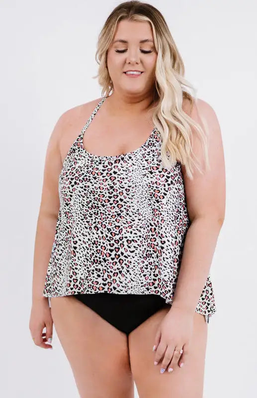 Tankini de talla grande con estampado de leopardo y espalda cruzada con cuello redondo 