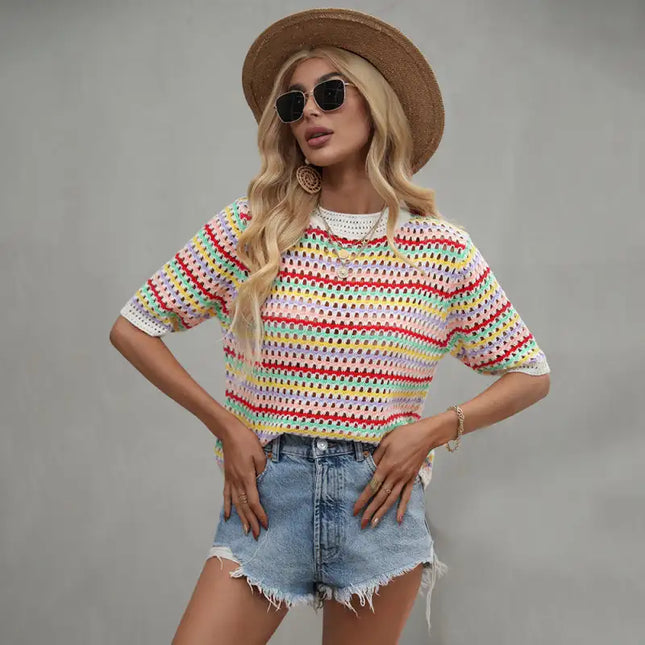 Suéter de manga corta de color mixto de punto abierto con cuello amplio para mujer 