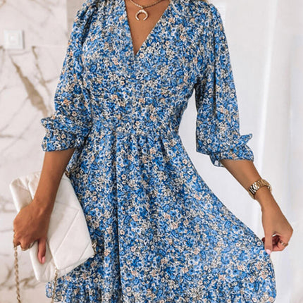 Minivestido con vuelo y corte escalonado con sobrepelliz floral para mujer 