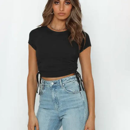 Camiseta corta con lateral fruncido de color liso para mujer 