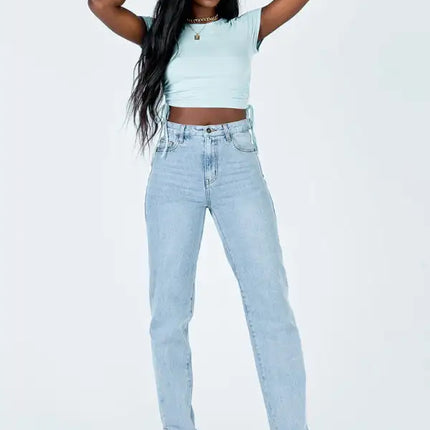 Camiseta corta con lateral fruncido de color liso para mujer 